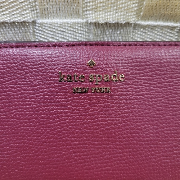 Kate Spade Slim Bifold Wallet Leather, 6.5” Wide, 3.5” Height, Leather like new - Picture 5 of 6